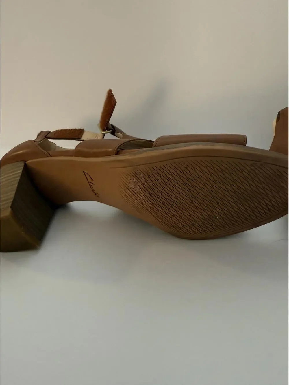 CLARKS Women's Sz 8.5 M Brown Kaylin 60 Glad Leather Sandal Quiet Luxury
